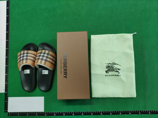 Claquettes Check BURBERRY + gift Box